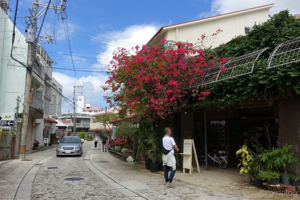 OMO5沖縄那覇の観光「壺屋やちむん通り」